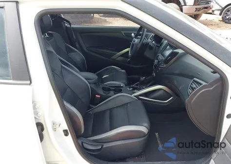 2016 Hyundai Veloster Turbo z USA, uszkodzony, nr VIN KMHTC6AE0GU293981